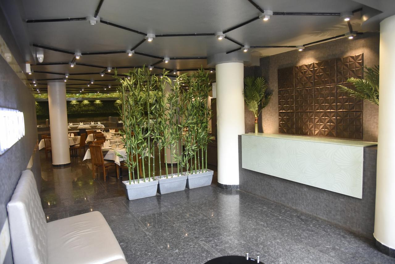 Oyo 10672 Hotel Riviera Nashik Exterior foto